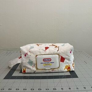 Winne the Pooh diaper and wipes pouch